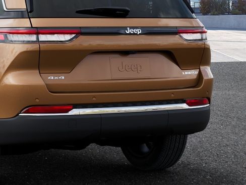 New 2026 Jeep Grand Cherokee Limited w/ Luxury Tech Group II AWD/4WD image 13