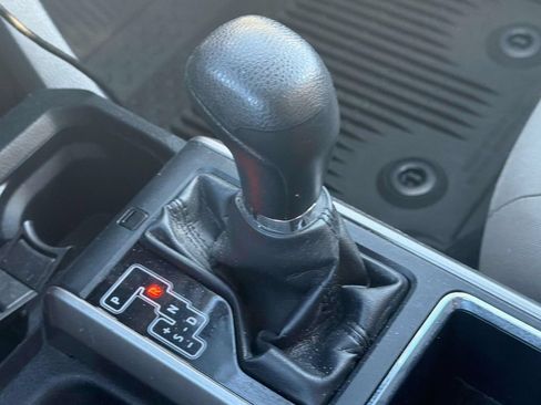 Used 2019 Toyota Tacoma SR5 AWD/4WD image 17