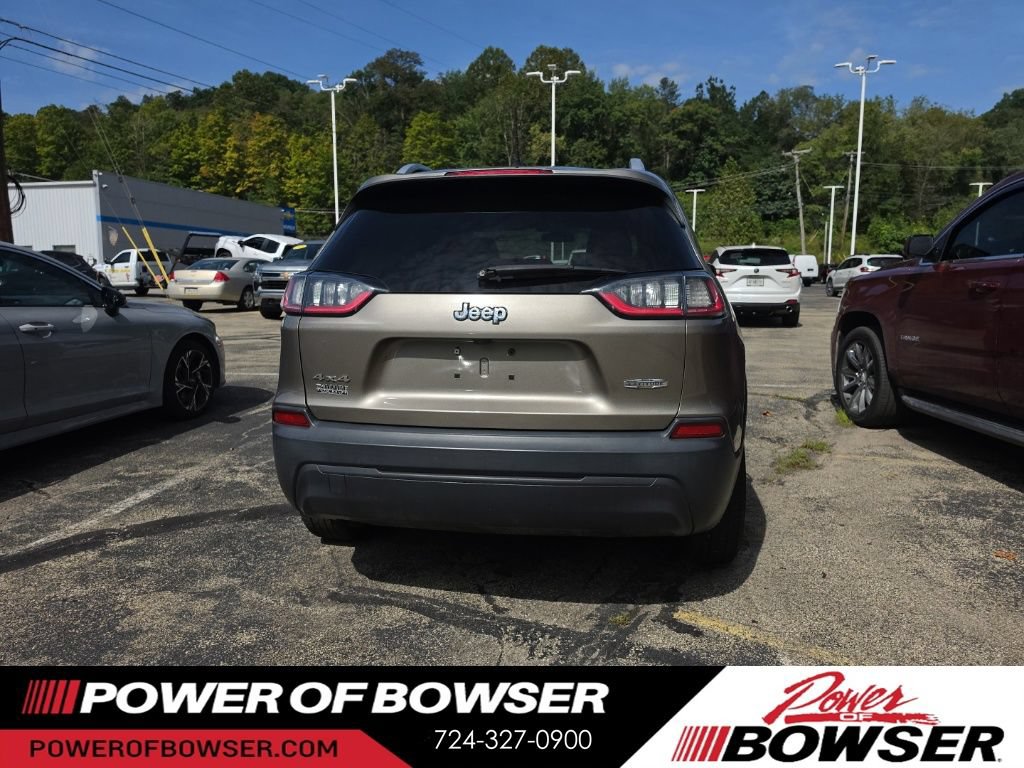 Used 2019 Jeep Cherokee Latitude Plus AWD/4WD image 5