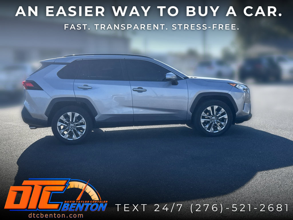 Used 2021 Toyota RAV4 XLE Premium FWD image 2