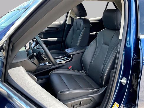 Used 2023 Buick Envision Essence AWD/4WD image 8
