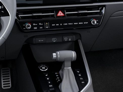 New 2025 Kia Niro SX Touring image 23