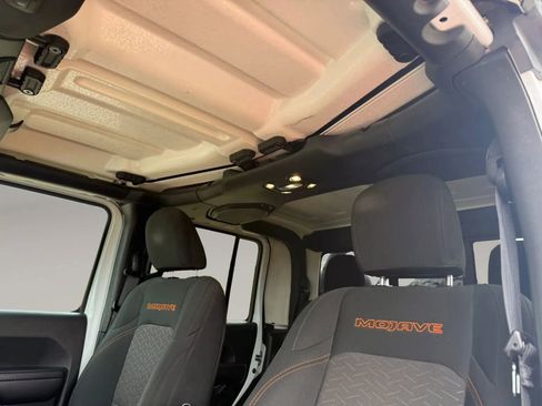 Used 2021 Jeep Gladiator Mojave AWD/4WD image 29