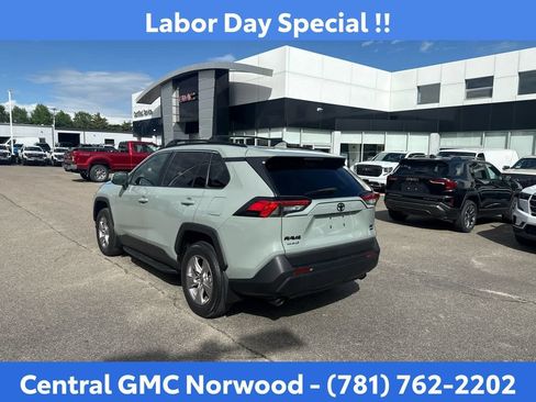 Used 2022 Toyota RAV4 XLE w/ Convenience Package AWD/4WD image 3