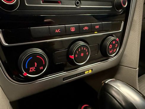 Used 2018 Volkswagen Passat 2.0T S image 13