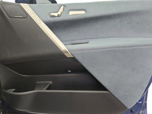 Used 2024 BMW iX xDrive50 w/ Premium Package image 28