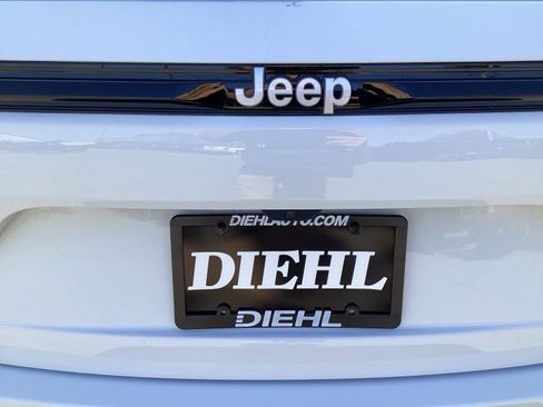 New 2025 Jeep Grand Cherokee Limited image 13