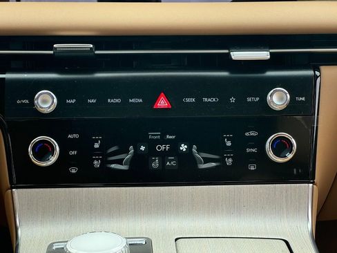 Certified 2025 Genesis G80 2.5T Advanced image 11