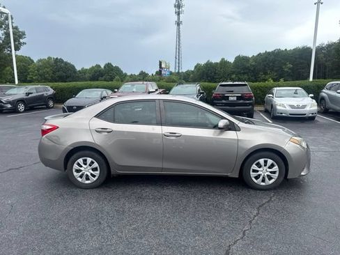 Used 2015 Toyota Corolla LE FWD image 8