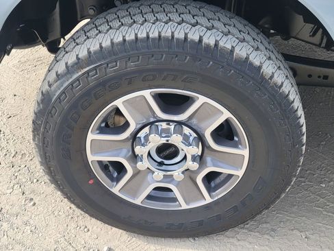 New 2026 Ford F250 Lariat w/ FX4 Off-Road Package image 6