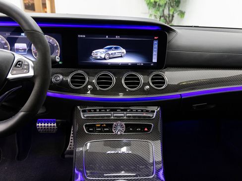 Used 2018 Mercedes-Benz E 63 AMG S image 18