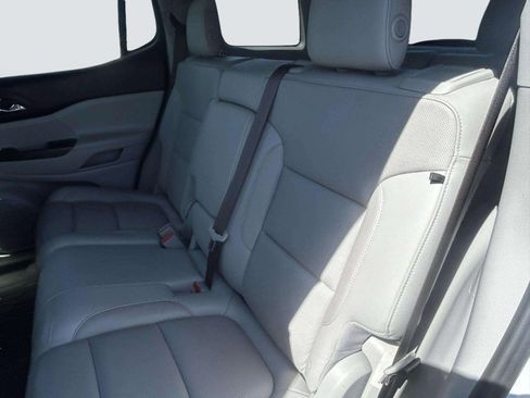Used 2018 GMC Acadia SLT w/ LPO, Floor Liner Package FWD image 19
