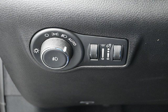 Used 2024 Jeep Compass Latitude AWD/4WD image 34