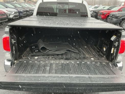 Used 2021 Toyota Tacoma TRD Off-Road image 29