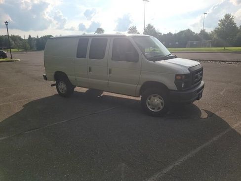 Used 2014 Ford E-350 and Econoline 350 Super Duty RWD image 9