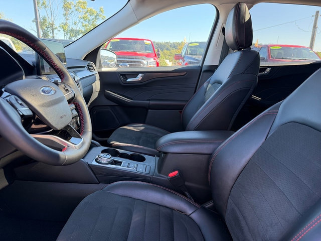 Certified 2022 Ford Escape SEL w/ SEL Stealth AWD Package image 18