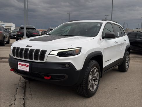 Used 2020 Jeep Cherokee Trailhawk w/ Cold Weather Group AWD/4WD image 2