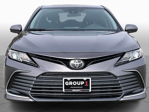 Used 2021 Toyota Camry LE image 3