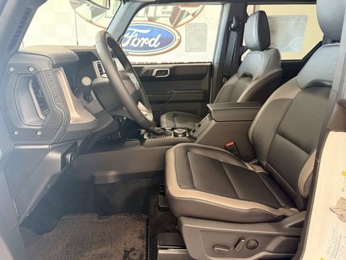 New 2025 Ford Bronco Outer Banks w/ Sasquatch Package image 16