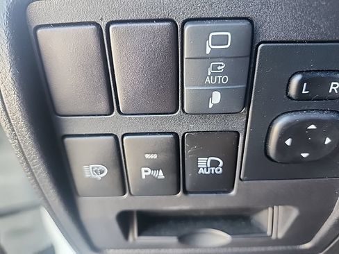 Used 2019 Toyota Land Cruiser AWD/4WD image 12