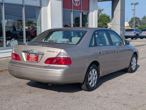 Used 2004 Toyota Avalon XL w/ Option Pkg 1 FWD image 8