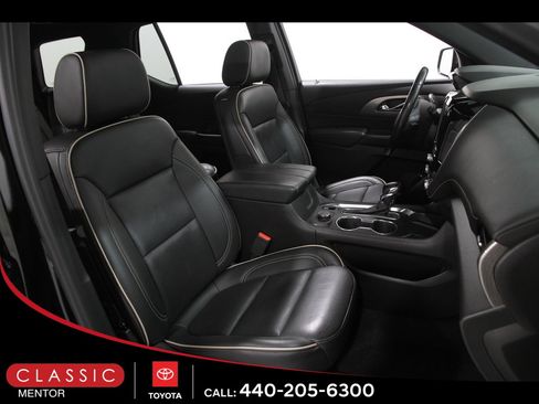 Used 2022 Chevrolet Traverse Premier w/ Redline Edition image 18
