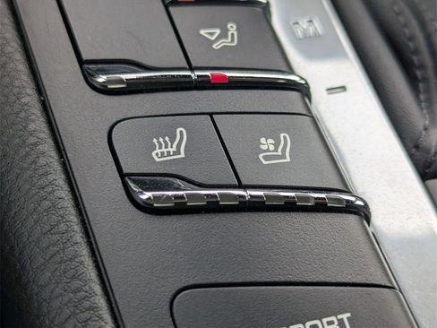 Used 2021 Porsche Macan S w/ Premium Package Plus image 17