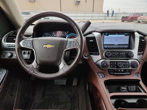 Used 2020 Chevrolet Suburban Premier AWD/4WD image 10