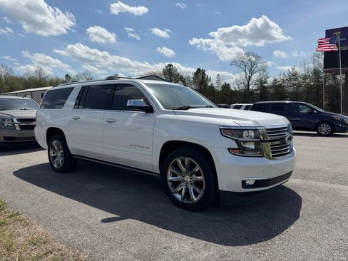 Used 2018 Chevrolet Suburban Premier image 9