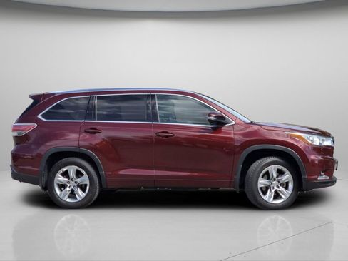 Used 2014 Toyota Highlander Limited w/ Driver Technology Package AWD/4WD image 22