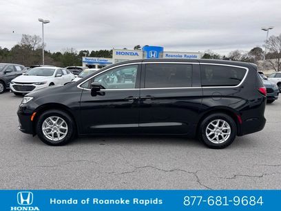 Used 2023 Chrysler Pacifica Touring-L