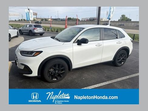 Used 2024 Honda HR-V Sport image 1