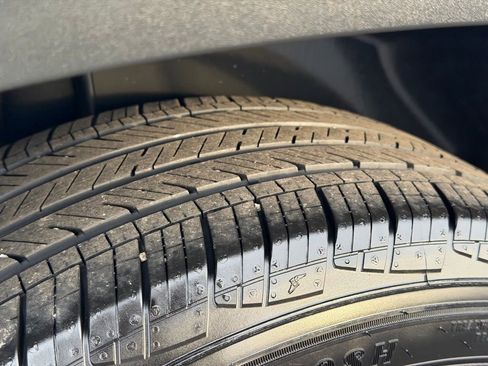 Used 2025 Chevrolet Trax ACTIV w/ Sunroof Package image 44