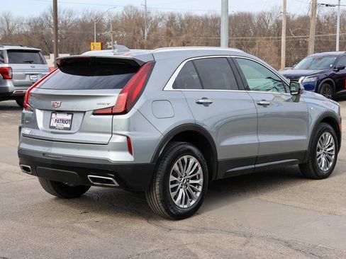 Used 2024 Cadillac XT4 Premium Luxury image 3
