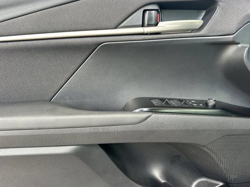 Used 2025 Toyota Camry LE AWD/4WD image 12
