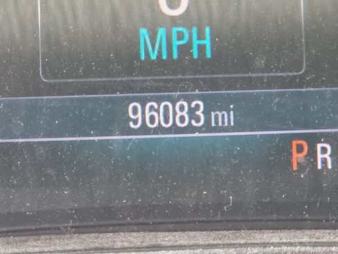 Used 2019 Buick Encore Sport Touring FWD image 2