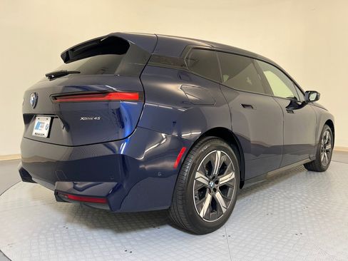 Used 2026 BMW iX xDrive45 AWD/4WD image 9