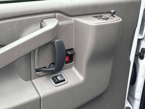Used 2024 Chevrolet Express 2500 w/ Driver Convenience Package image 18