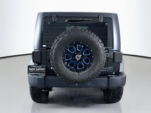 Used 2018 Jeep Wrangler Unlimited Sport w/ Connectivity Group AWD/4WD image 6