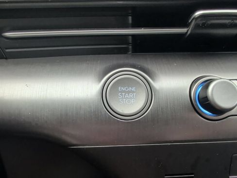 Used 2025 Hyundai Kona SEL FWD image 23