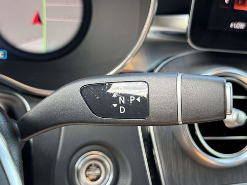 Used 2021 Mercedes-Benz GLC 300 4MATIC image 24