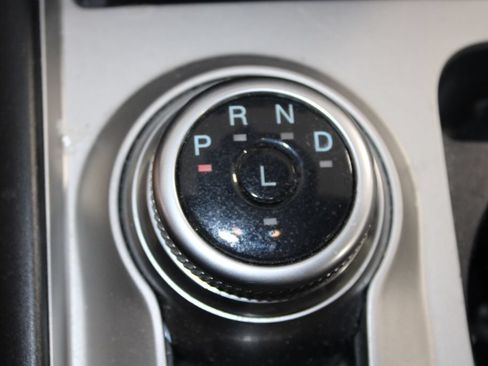 Used 2024 Ford Explorer XLT RWD image 29