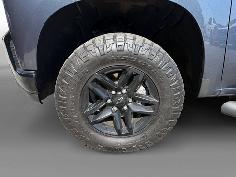 Used 2021 Chevrolet Silverado 1500 LT Trail Boss w/ Convenience Package II AWD/4WD image 9