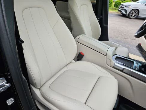 Used 2026 Mercedes-Benz GLB 250 image 23