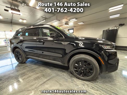 Used 2021 Kia Sorento S image 1