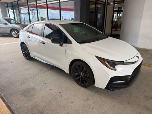 Used 2021 Toyota Corolla SE FWD image 1