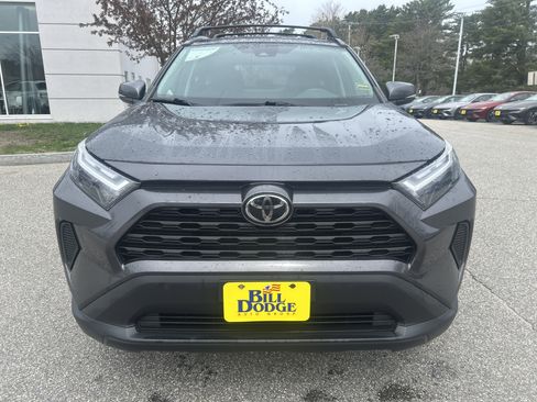 Used 2022 Toyota RAV4 XLE AWD/4WD image 2