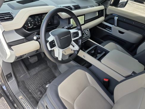 Certified 2024 Land Rover Defender 110 X-Dynamic SE AWD/4WD image 11