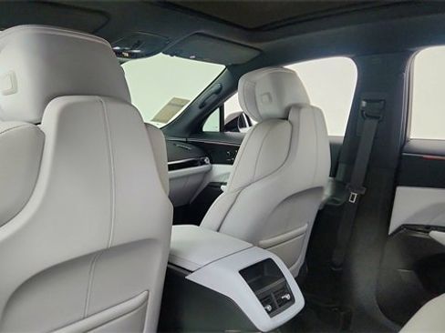 Used 2025 Cadillac Lyriq Sport image 31