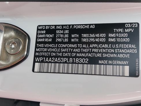 Used 2023 Porsche Macan Turbo image 38